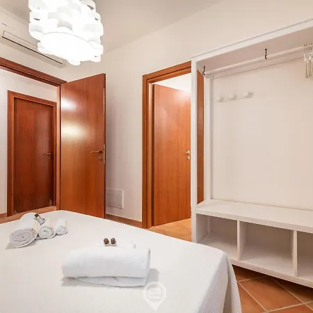 Дом отдыха Casa Adele - Steps To Cala Sinzias Вилласимиус