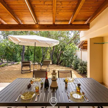 Дом отдыха Casa Adele - Steps To Cala Sinzias Вилласимиус